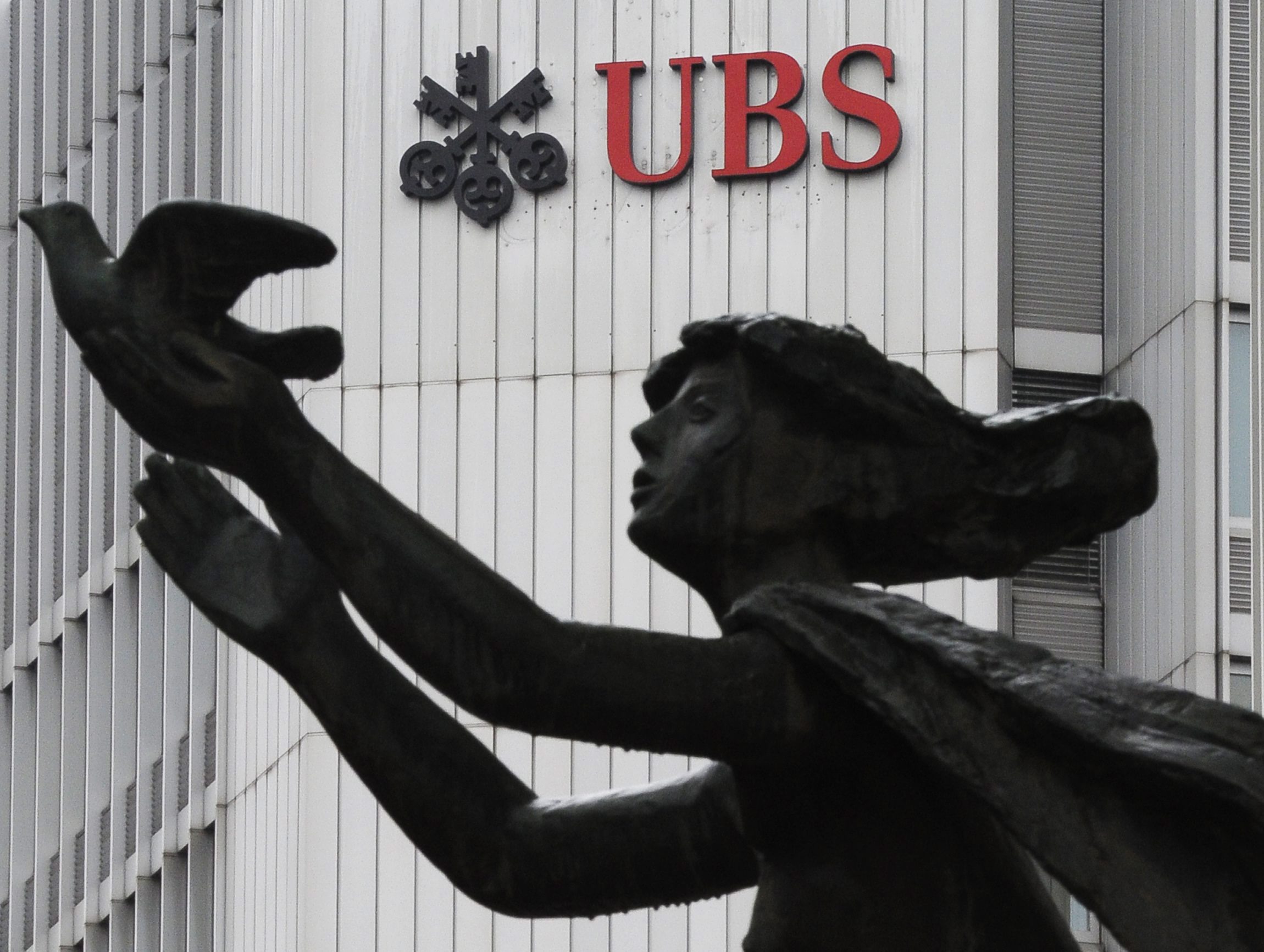 UBS: Αύξηση κερδών 6,7% στο πρώτο τρίμηνο 2014