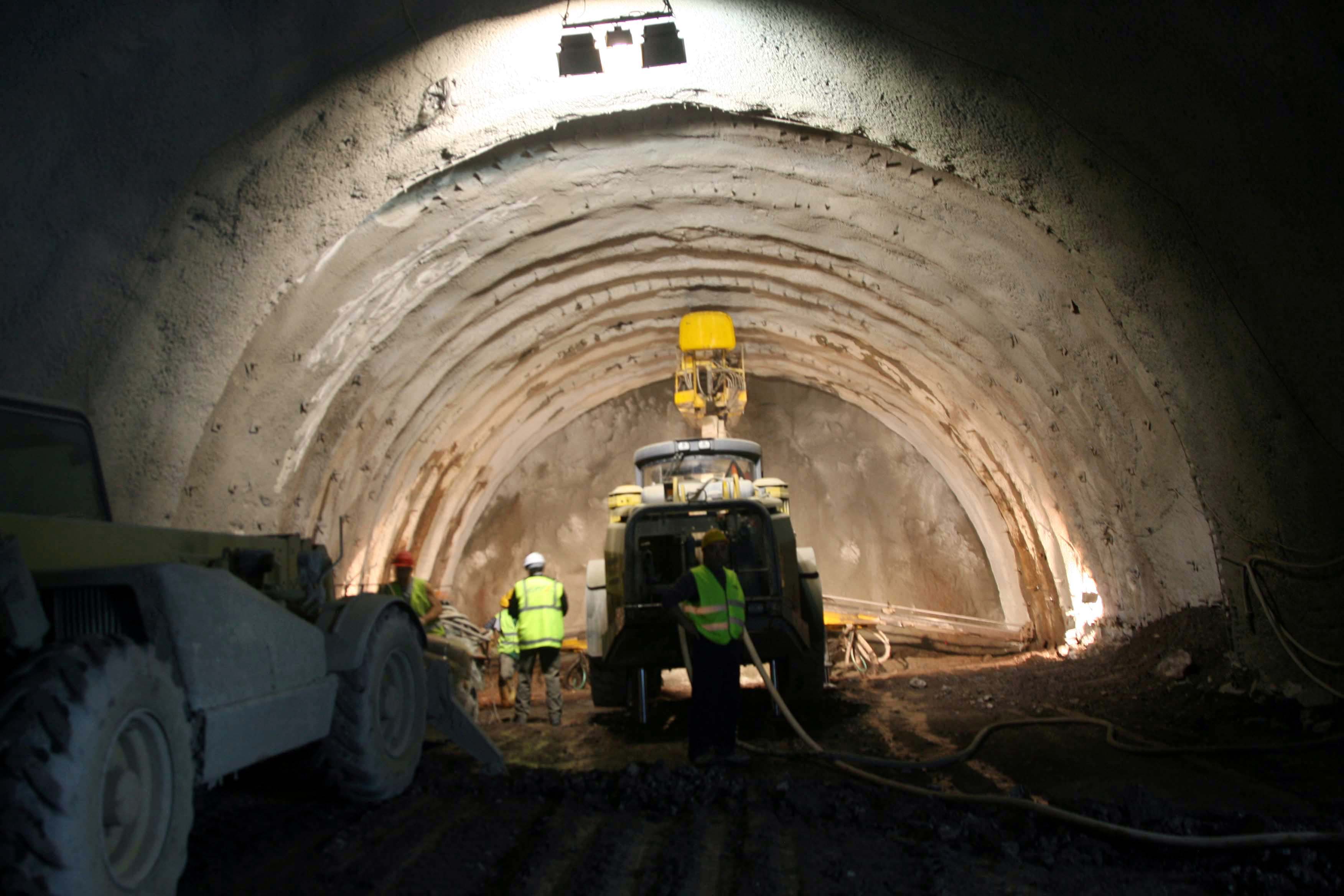 Διεθνείς επαφές Σπίρτζη για χρηματοδότηση έργων υποδομών