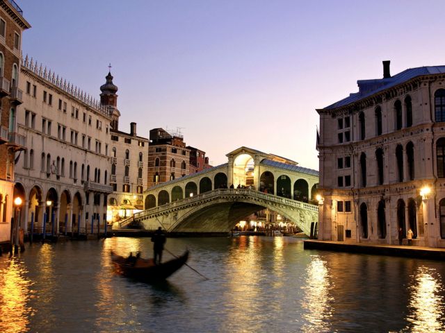 Η Βενετία συνεχίζει να «βουλιάζει»
