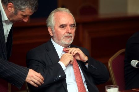 Κουτρουμάνης: Η κυβέρνηση ενοχοποιεί τους πολιτικούς της αντιπάλους