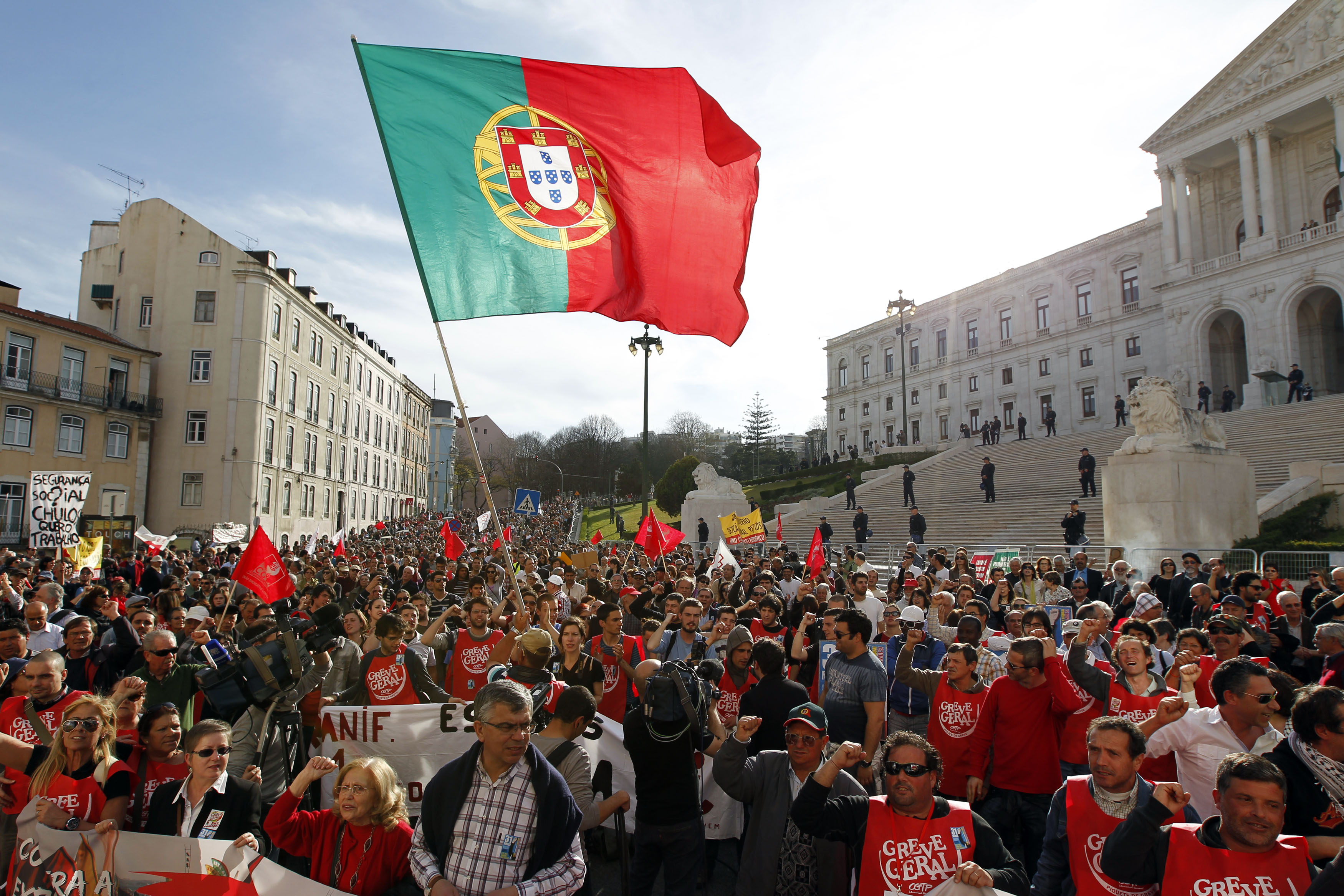 ΔΝΤ προς Πορτογαλία: «Χαλαρώστε τα μέτρα λιτότητας»