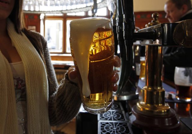 Beer and telecommunications taxes come into effect sooner | tovima.gr