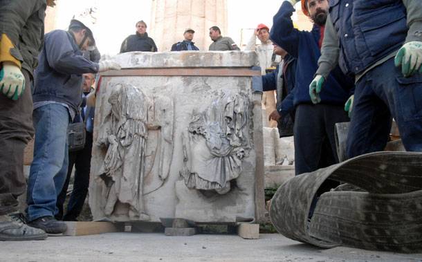 Η μετόπη «του Ευαγγελισμού» εκτίθεται στο Μουσείο της Ακρόπολης