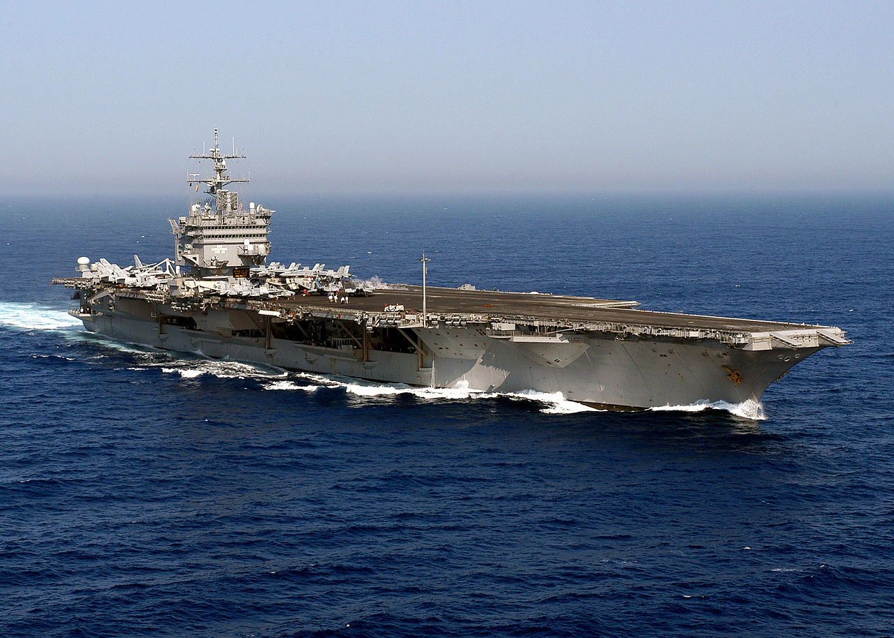 Το αεροπλανοφόρο USS Enterprise στο Φάληρο