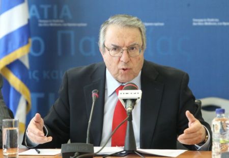 Γ. Μπαμπινιώτης: «Δεν μπορώ να φανταστώ την ύπαρξή μας εκτός Ευρώπης»