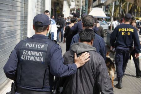 Παροχή υποστήριξης κατά των διακρίσεων σε μετανάστες από ΜΚΟ