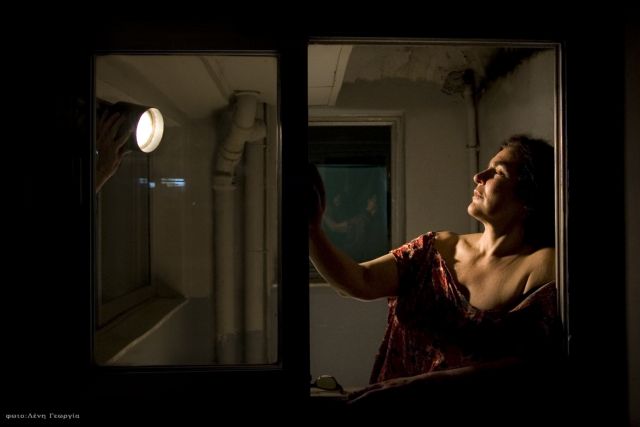 Λυδία Κονιόρδου: Ζούμε μια νύχτα, αλλά θα ξημερώσει