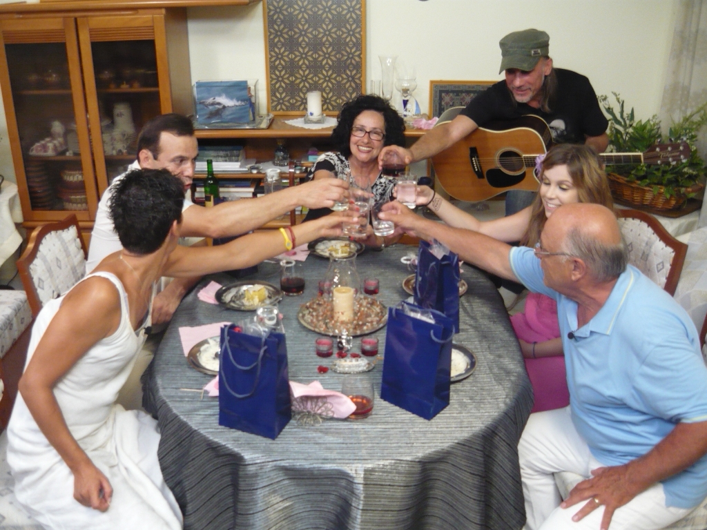 Alpha: Και «Κάτι ψήνεται», και «Οικογενειακές Ιστορίες»;