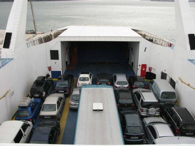 Major delays on Salamina – Perama ferry boat connection