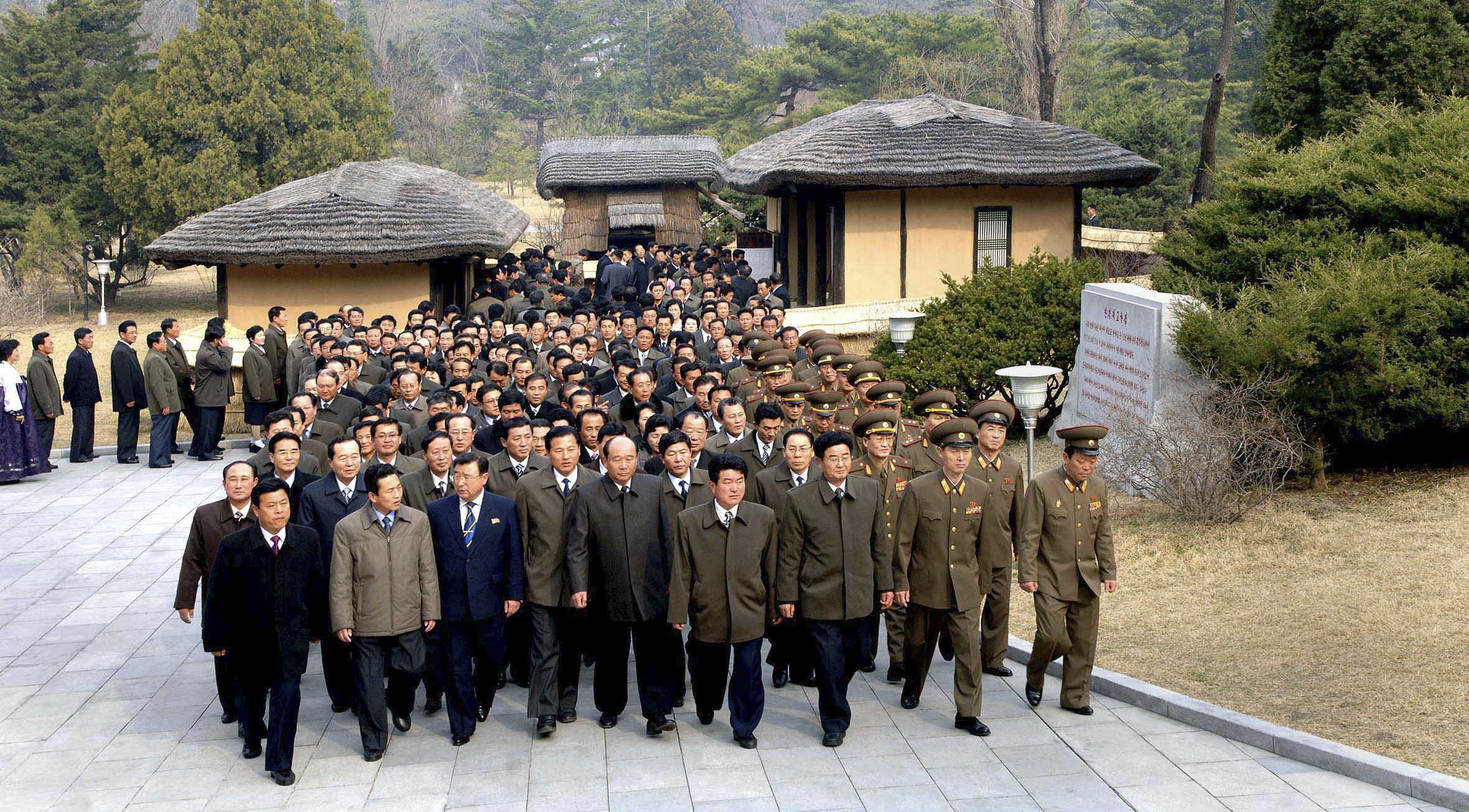 Επιμένει η Β. Κορέα στην εκτόξευση του πυραύλου