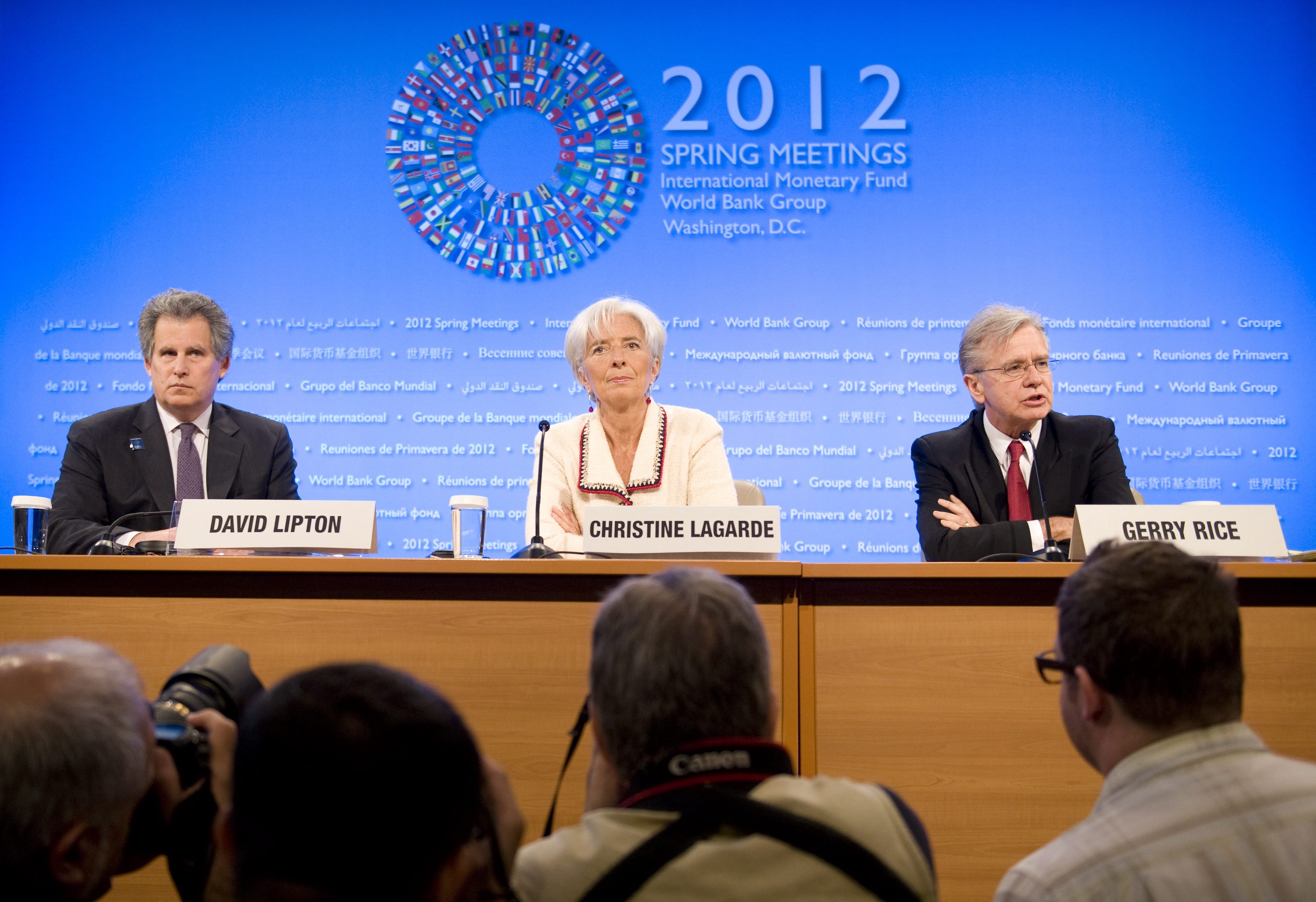 ΔΝΤ: Προτείνετε πακέτο πολιτικών για να γυρίσει η τρόικα