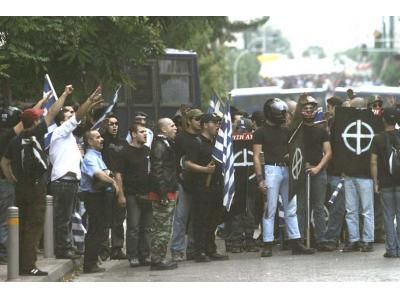 Χρυσή Αυγή εναντίον προεκλογικής συγκέντρωσης του ΠαΣοΚ