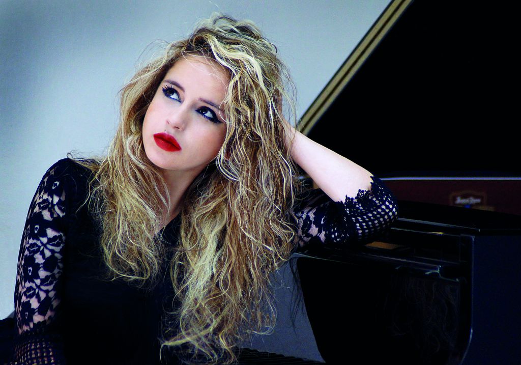 12 ερωτήσεις στην Θεοδοσία Ντόκου