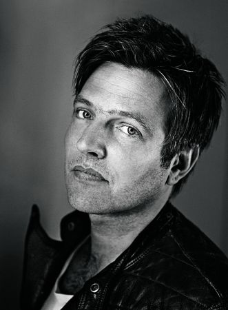 Τόμας Βίντερμπεργκ: «Οι άνδρες χωρίζουμε και παντρευόμαστε ξανά νεότερες γυναίκες για να αισθανθούμε νεότεροι»