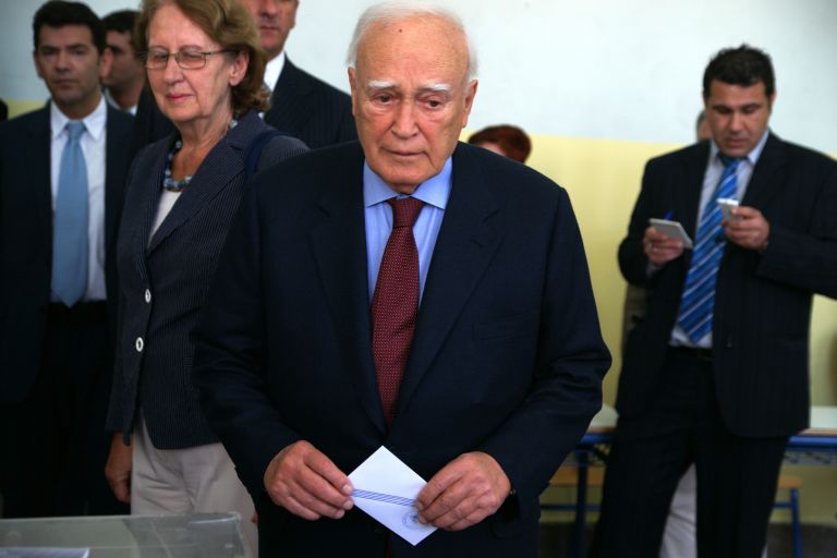 Προβληματισμένος ο Κ. Παπούλιας εν όψει σύγκλησης πολιτικών αρχηγών | tovima.gr