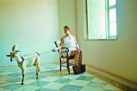 Κάψουλες μόδας στην οδό Πειραιώς