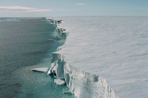 Υπόγειο λεκανοπέδιο απειλεί μεγάλο παγετώνα | tovima.gr