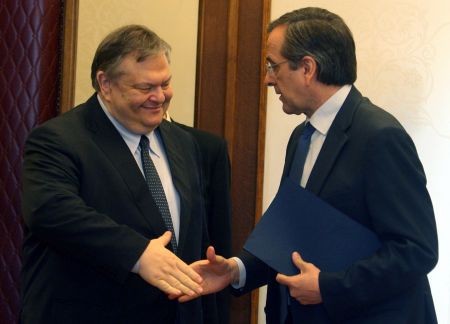 Η κυβέρνηση «κλείνει» τη συζήτηση για τον ανασχηματισμό – Ολοκληρώθηκε η συνάντηση Σαμαρά – Βενιζέλου