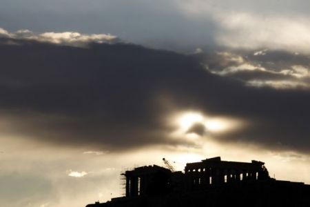 NYT: Χωρίς ελάφρυνση χρέους, δεν θα λήξει ποτέ η κρίση στην Ελλάδα