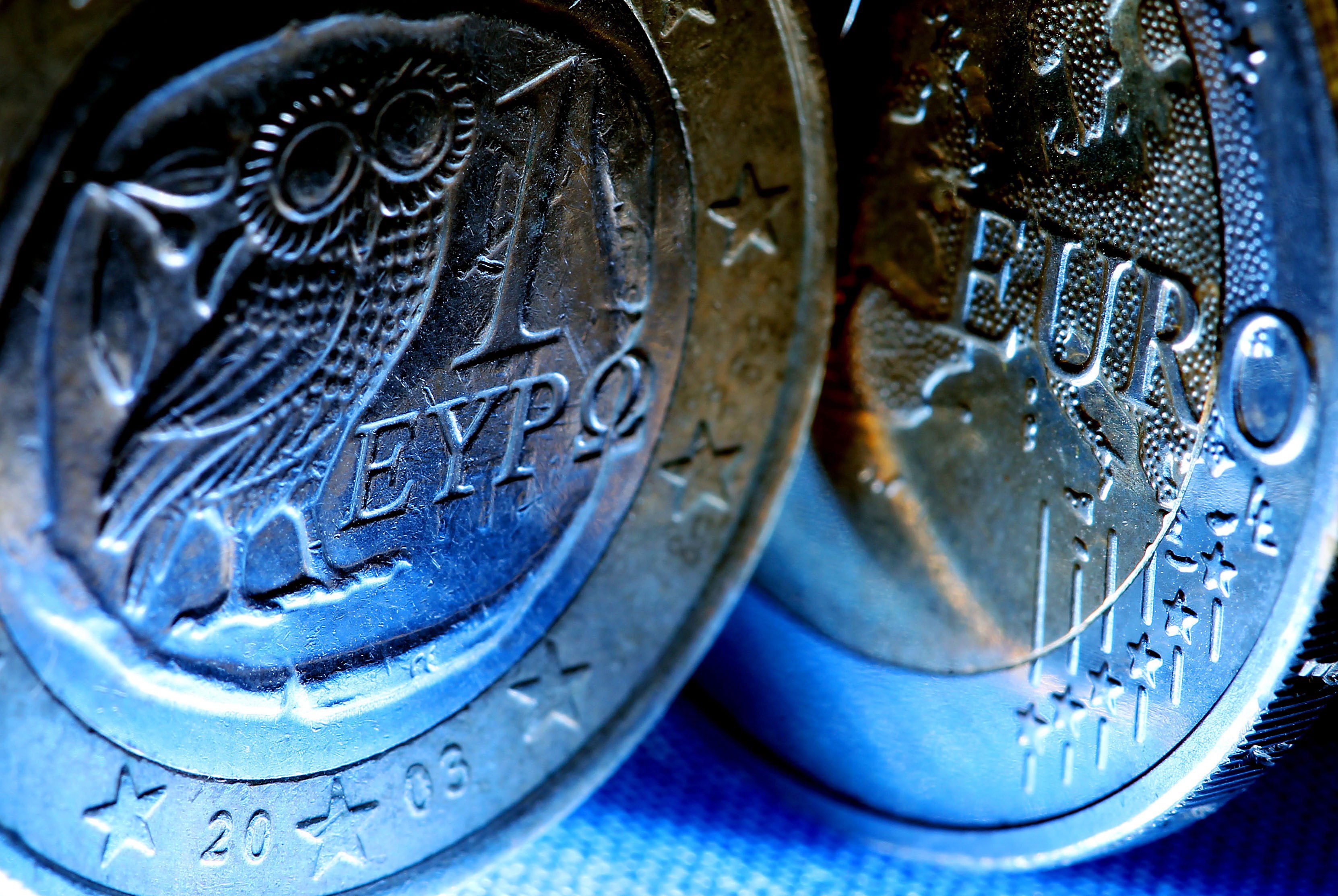 Σε χαμηλό 9 ετών το ευρώ μετά τα περί Grexit και τις δηλώσεις Ντράγκι