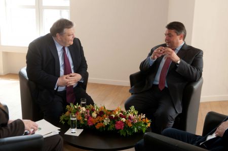 Βενιζέλος: Πίσω από κάθε σκάνδαλο υπάρχει μια γερμανική εταιρία