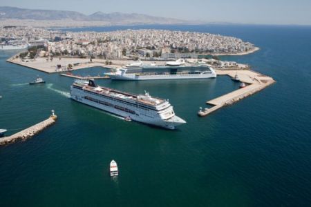 Εκτακτα μέτρα προφύλαξης για τον Εμπολα στο λιμάνι του Πειραιά