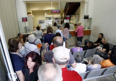 Από νοσοκομείο σε νοσοκομείο οι χρονίως πάσχοντες ψάχνουν φάρμακο