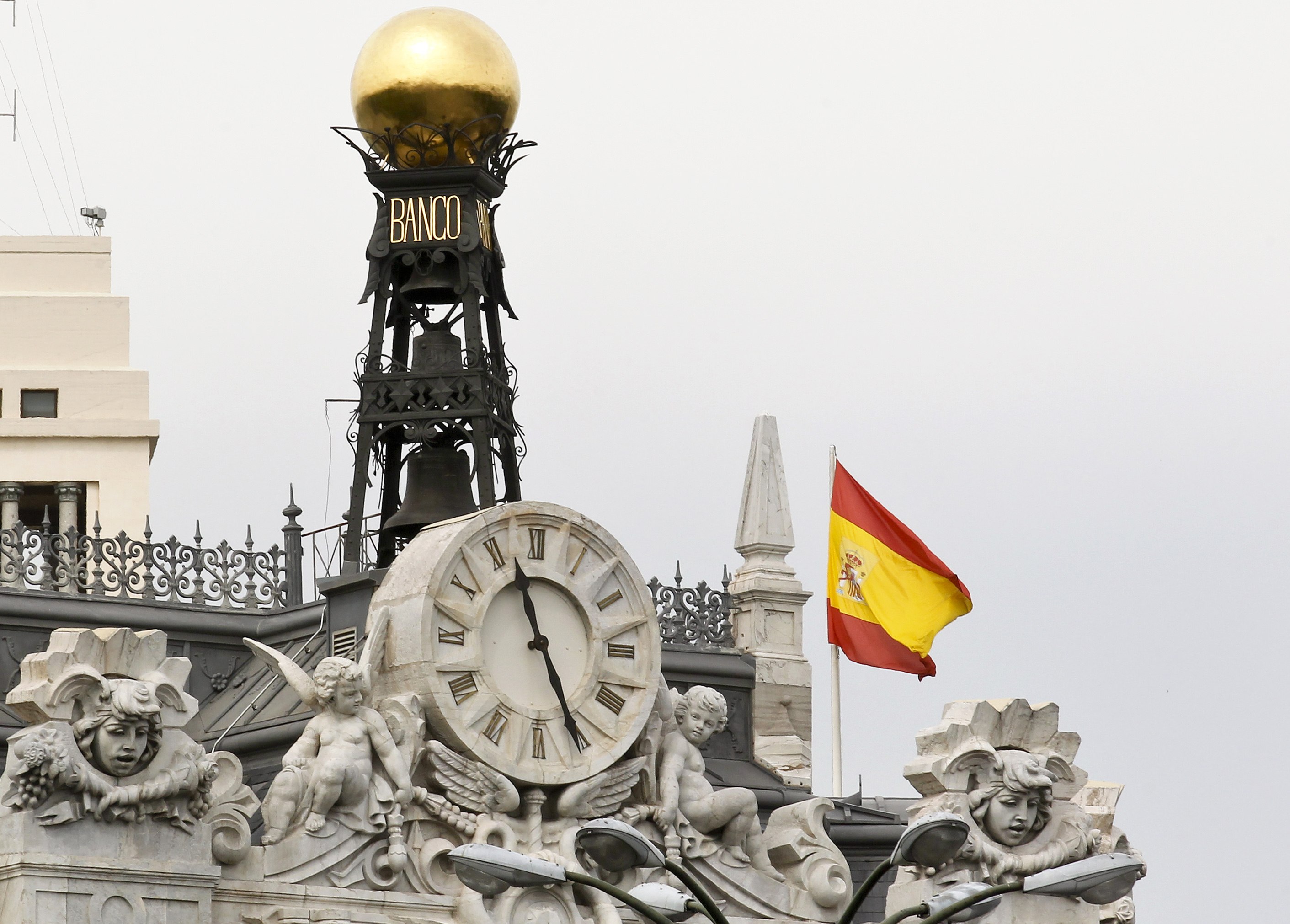 Ισπανία: Σχέδιο μνημονίου 32 σημείων ετοιμάζουν Μαδρίτη και ΕΕ