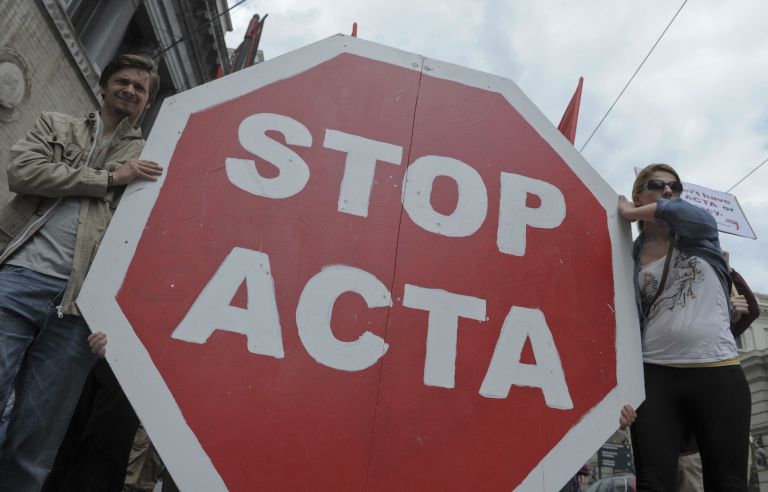 Οριστικό «Οχι» της Ευρωβουλής στην ACTA | tovima.gr