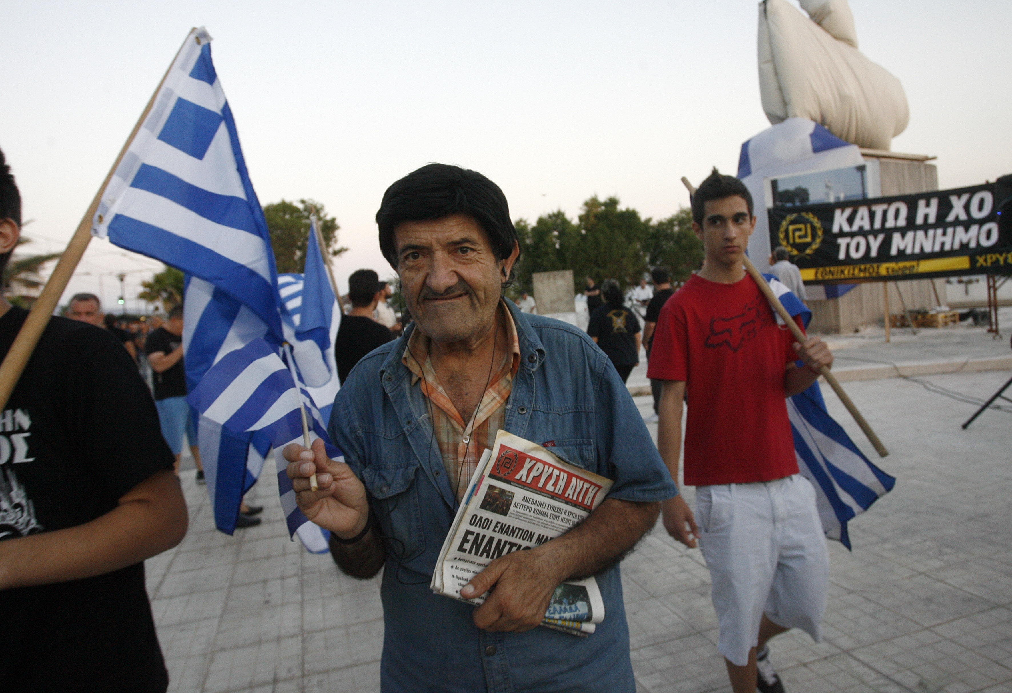 Χρυσή Αυγή: Θα δέρνουμε όποιον πει λέξη για Σκόπια στη Βουλή