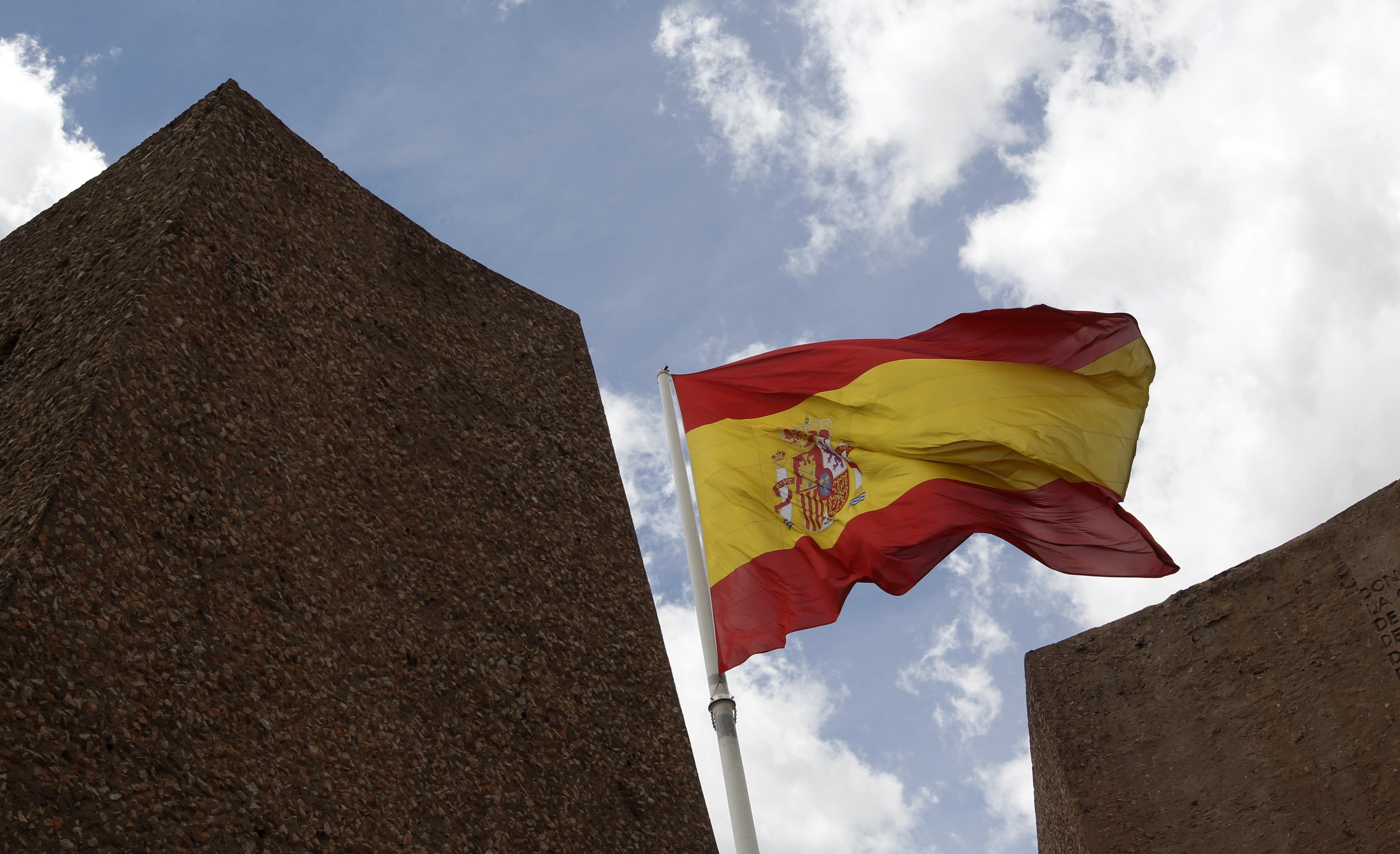 Εκτακτη εισφορά 3 τοις χιλίοις στις ισπανικές καταθέσεις