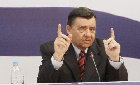 Καρατζαφέρης: Συζητά να είναι υποψήφιος στις ευρωεκλογές στην Κύπρο