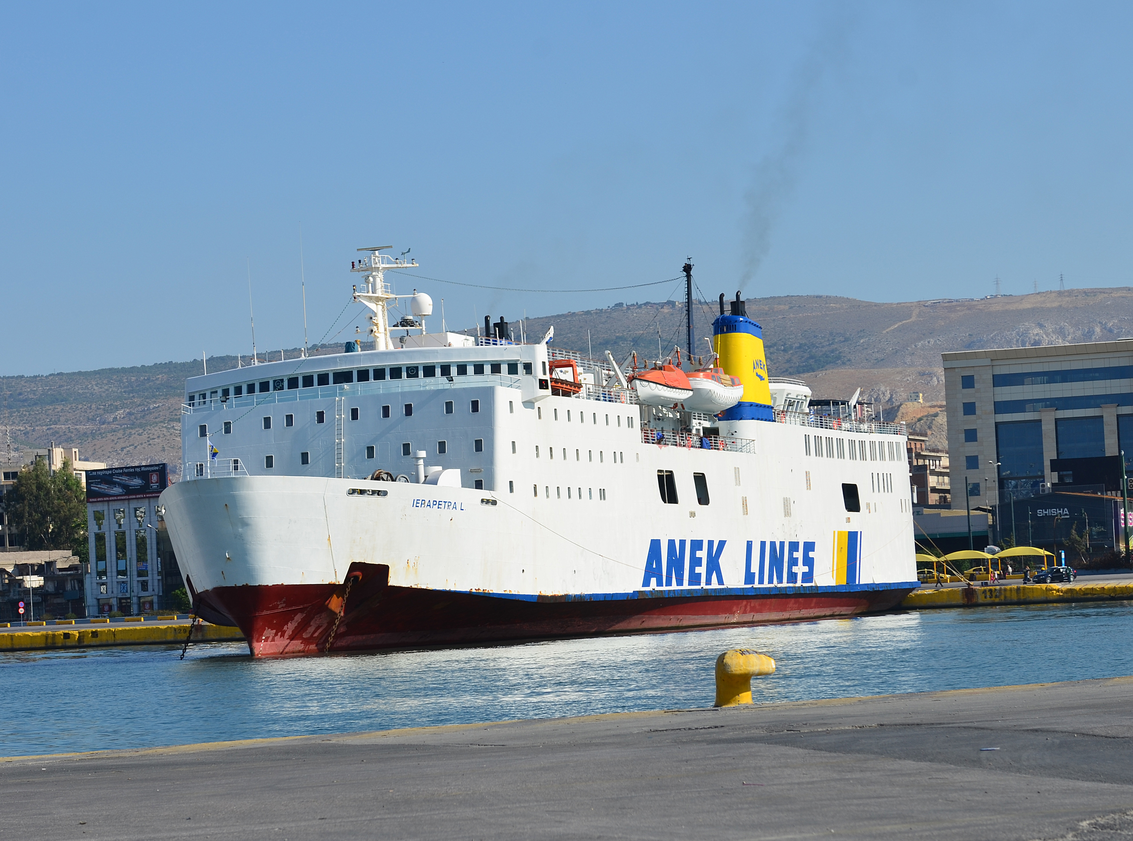 Πλωτό καταφύγιο για το Κοινοβούλιο της Λιβύης το ελληνικό πλοίο Ελυρος