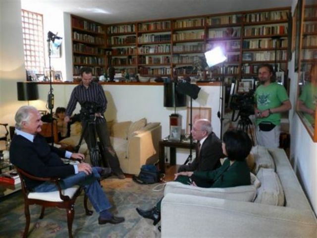 33 συγγραφείς απ’ όλον τον κόσμο ανοίγουν την κουζίνα τους