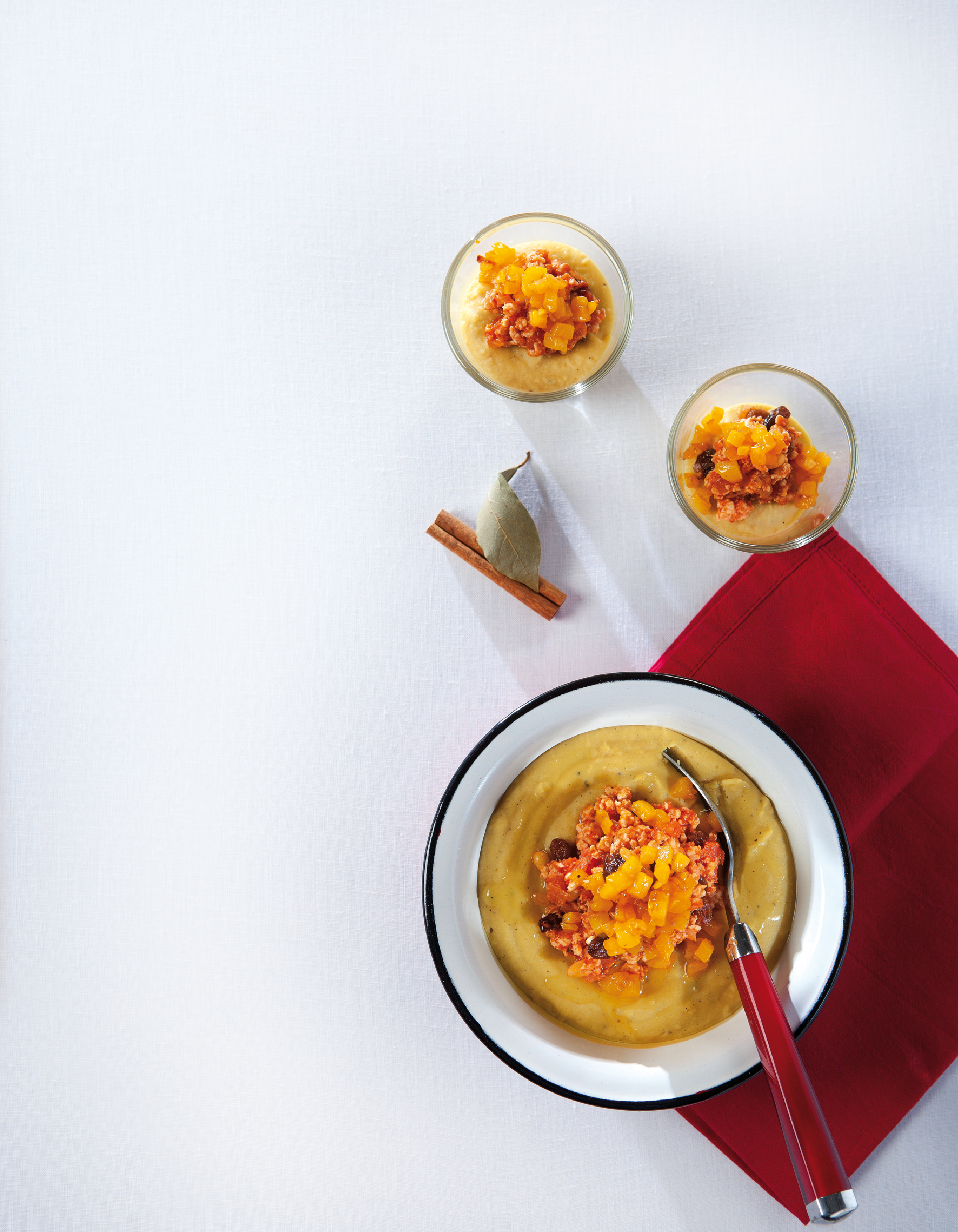 Φάβα µε κιµά κοτόπουλου, σταφίδες και κολοκύθα