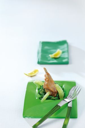 Τηγανητό κουνέλι µε ξινόγαλα σε σέσκουλα