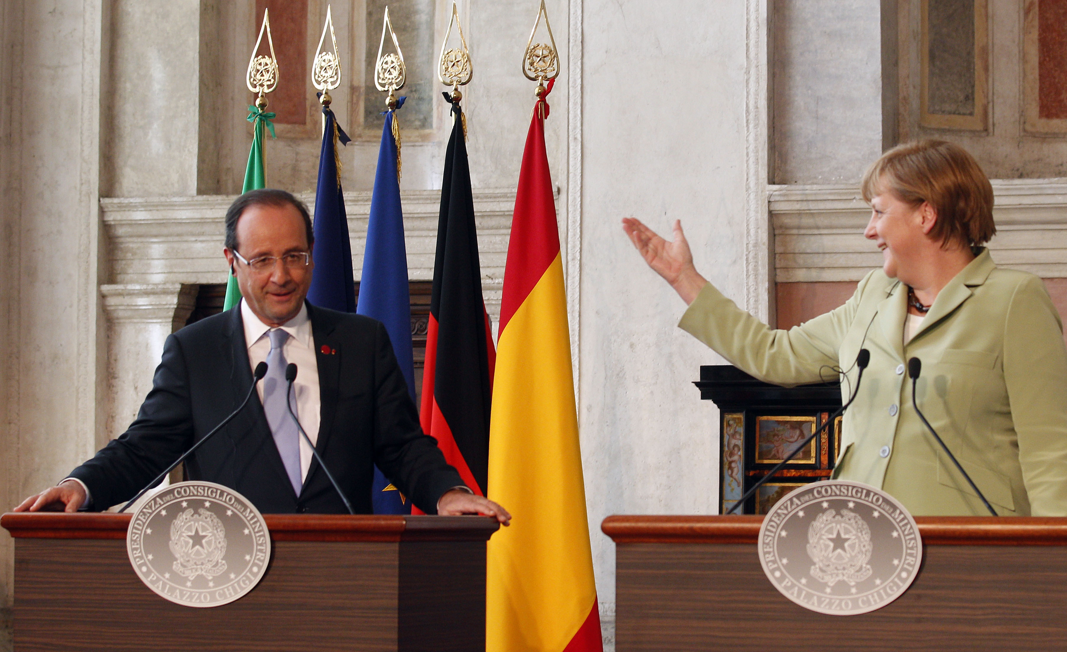 Αισιοδοξία εκφράζουν για την Ελλάδα από τις Βρυξέλλες Μέρκελ-Ολάντ