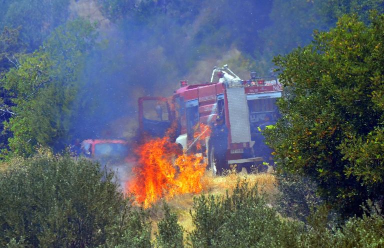 Μαίνεται η φωτιά στο Ζευγολατιό, νέα πυρκαγιά στο Σφηνάρι Χανίων | tovima.gr