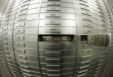 Κίτρινη κάρτα των ΗΠΑ σε ελβετικές τράπεζες για κάλυψη φοροφυγάδων