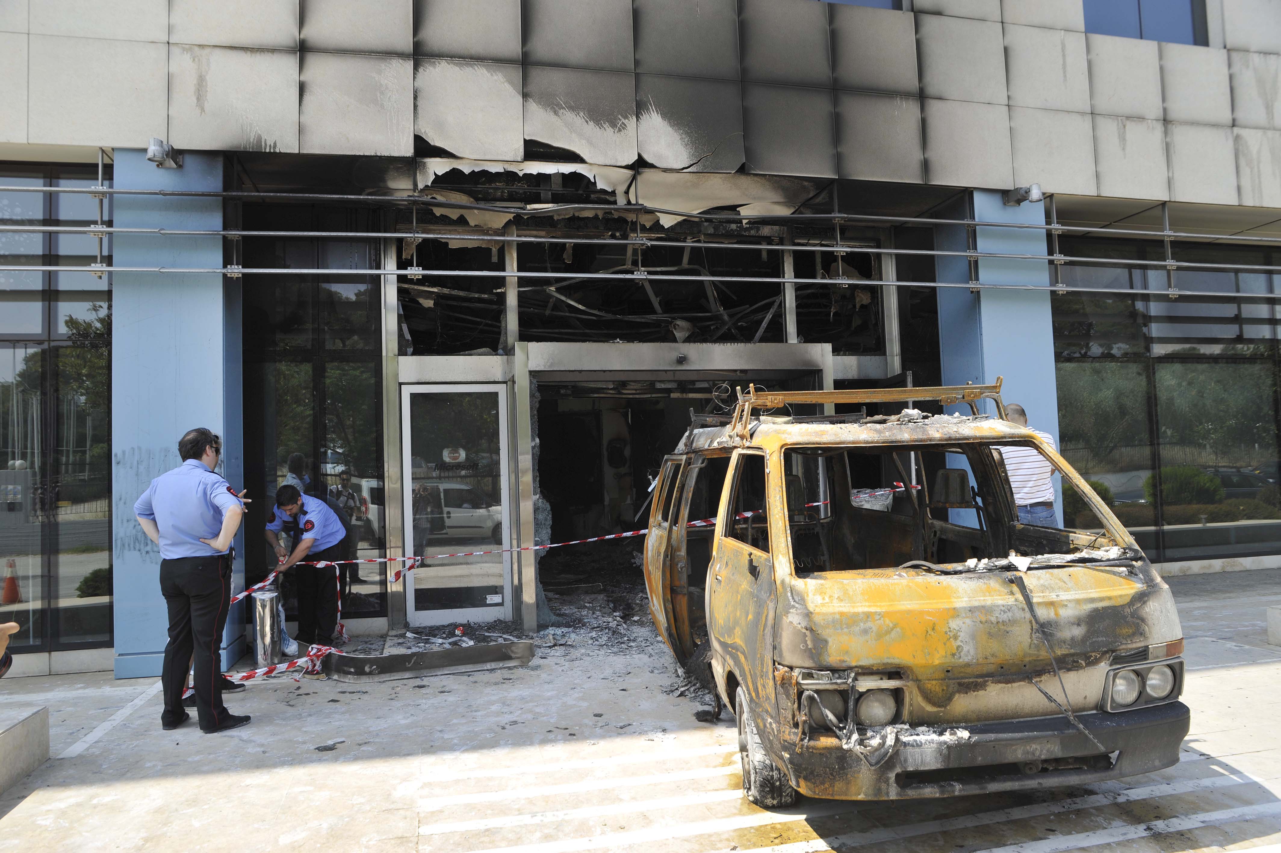 Μαρούσι: Εμπρηστική επίθεση στα γραφεία της Microsoft