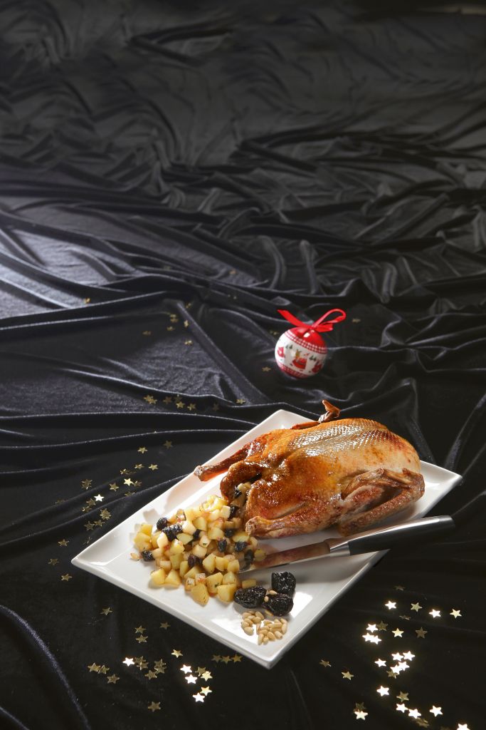 Γεµιστή χήνα µε σάλτσα Μαυροδάφνης