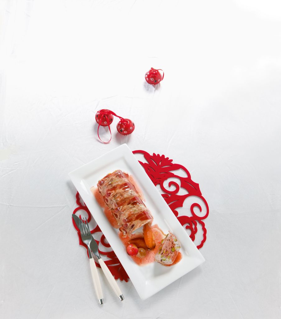 Τερίνα µε χοιρινό και φιστίκια Αιγίνης