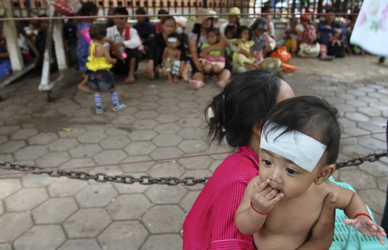 Καμπότζη: Αφθώδης πυρετός προκαλεί το θάνατο δεκάδων παιδιών | tovima.gr