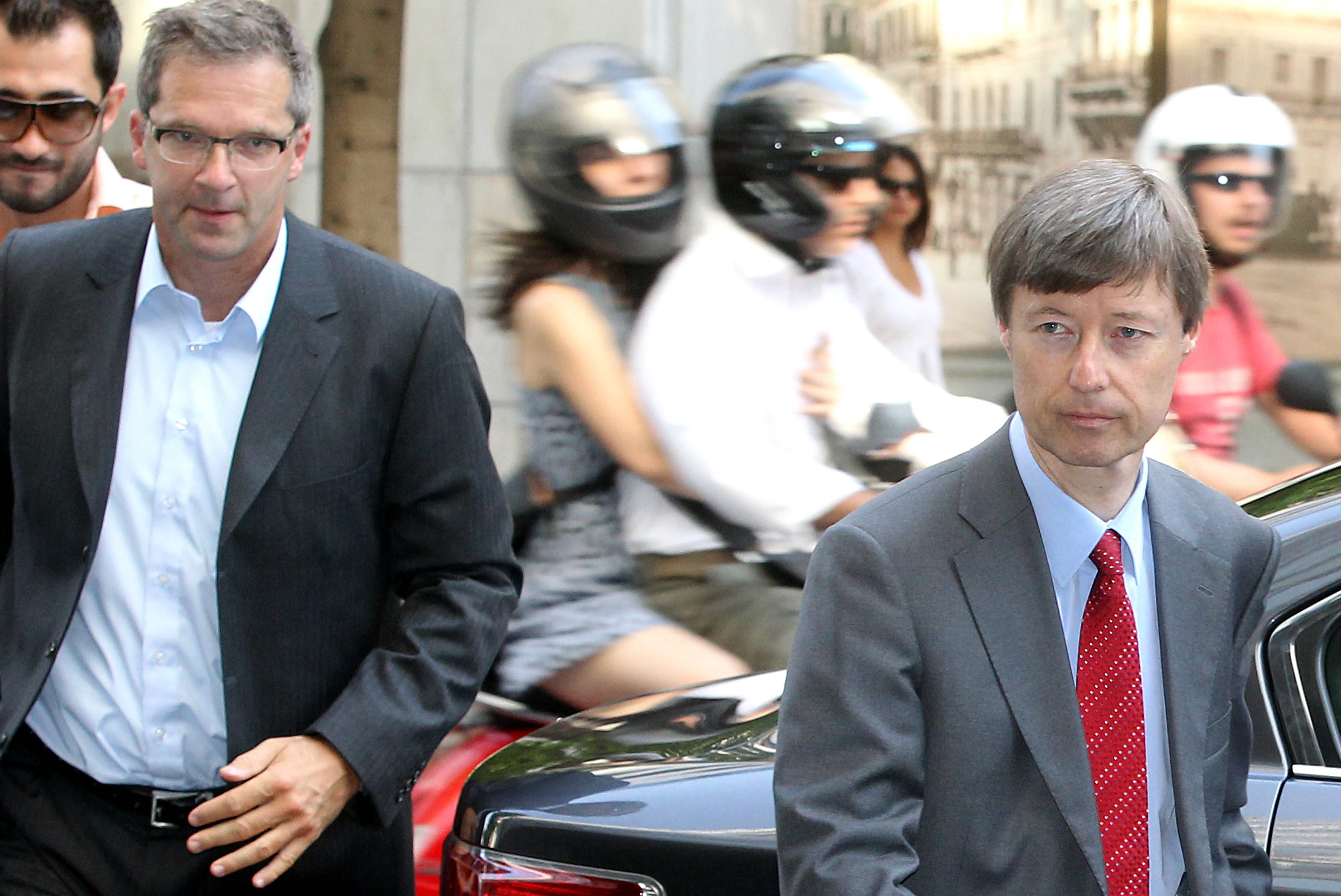 Αρχίζει το μπρα ντε φερ με την τρόικα – σοκ για τις συντάξεις