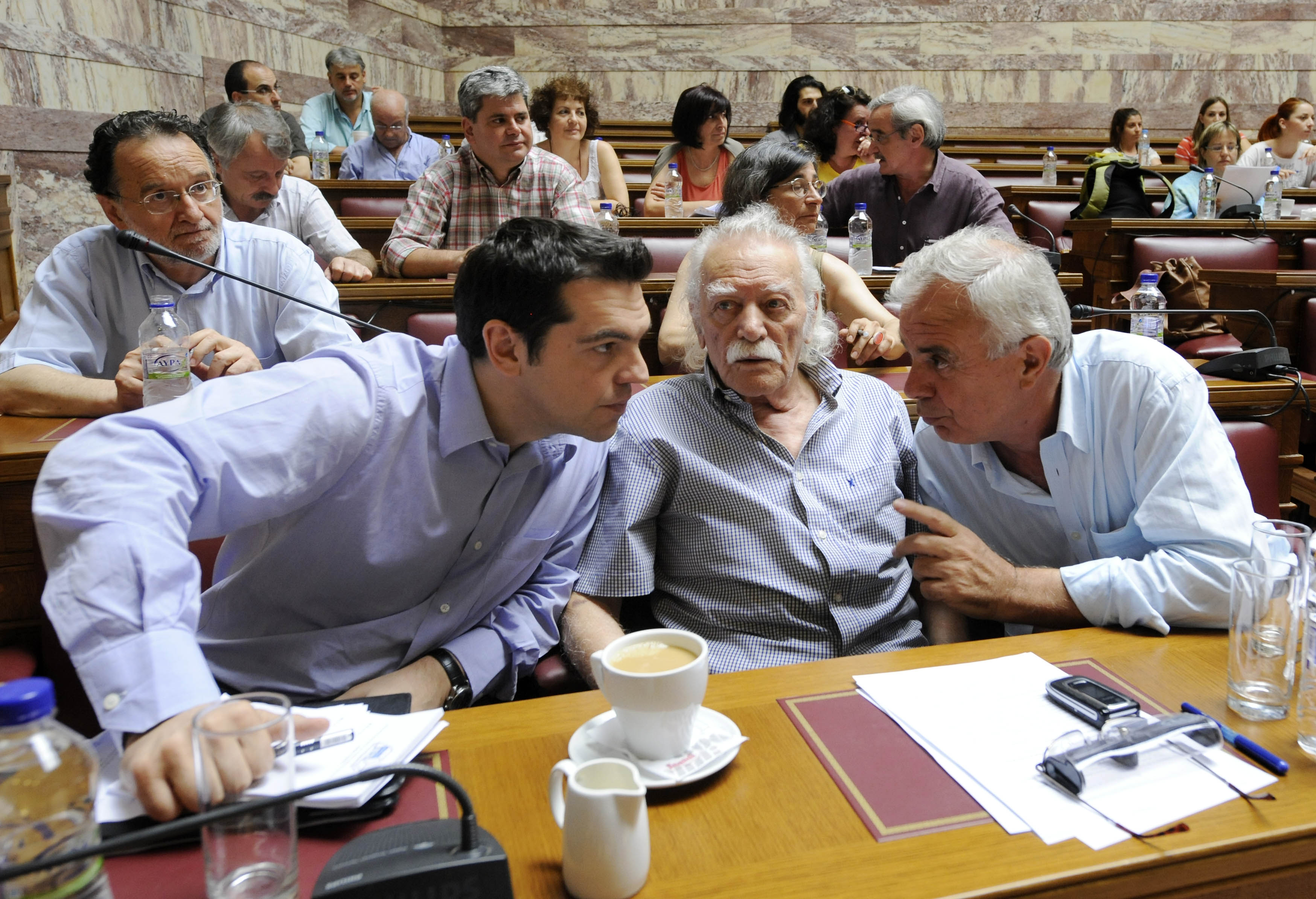 ΣΥΡΙΖΑ: «Κυβέρνηση μνημονίου κι όχι επαναδιαπραγμάτευσης»