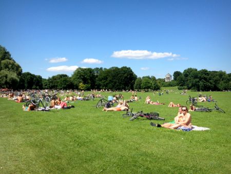 Νόμιμος ο γυμνισμός σε έξι ζώνες του Μονάχου