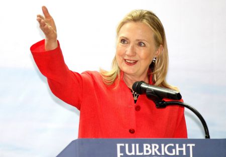 Η Χ. Κλίντον επιτίθεται στην εξωτερική πολιτική του Ομπάμα