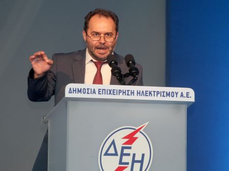 Τα δύο πρόσωπα του Νίκου Φωτόπουλου