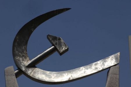 ΚΚΕ: «Να αντιδράσουν οι Έλληνες στις νέες συμφωνίες κυβέρνησης-ΗΠΑ»