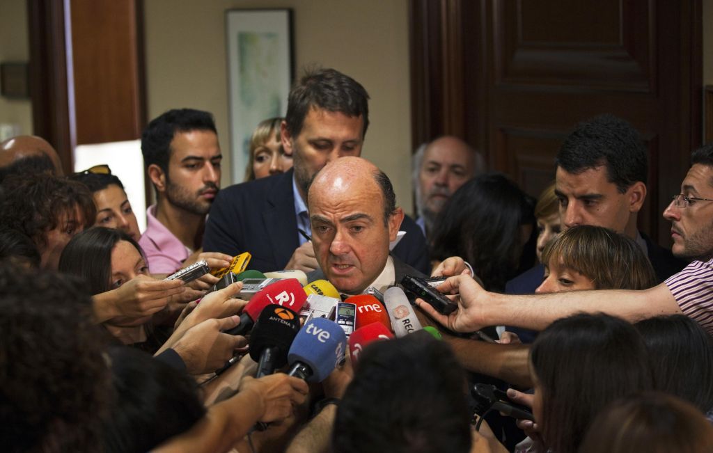 Ντε Γκίντος: Πρώτα οι μεταρρυθμίσεις και μετά η δόση